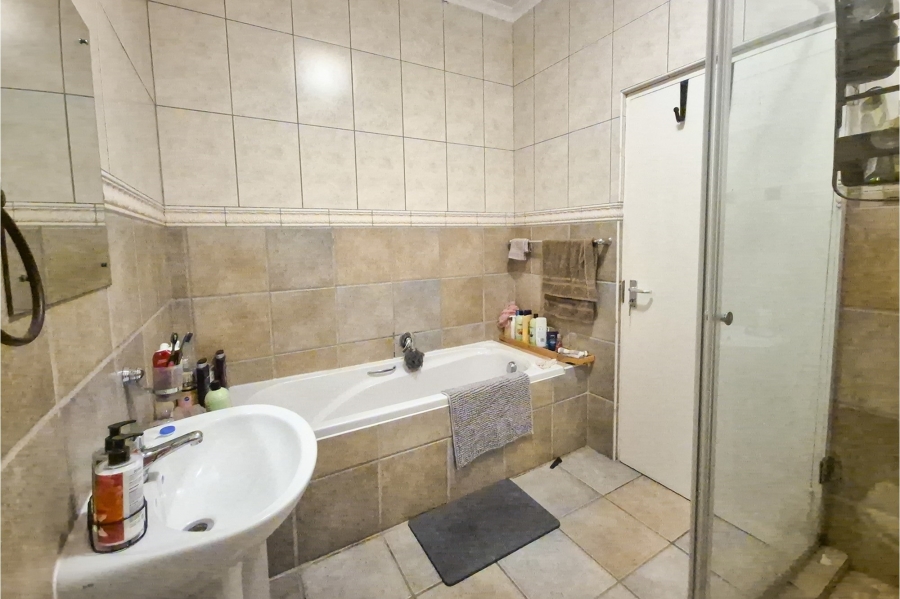 2 Bedroom Property for Sale in Rosendal Western Cape